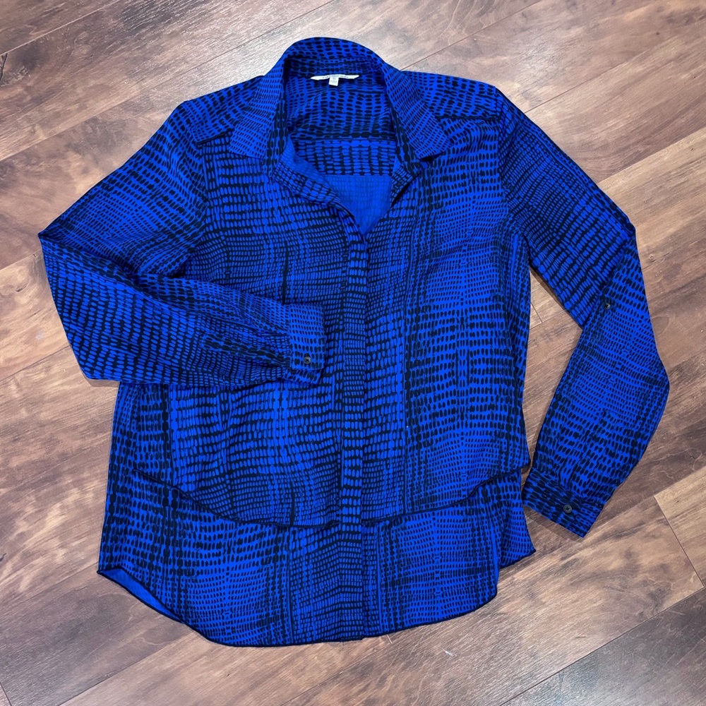 Calvin Klein blue geometric print silky tunic blouse